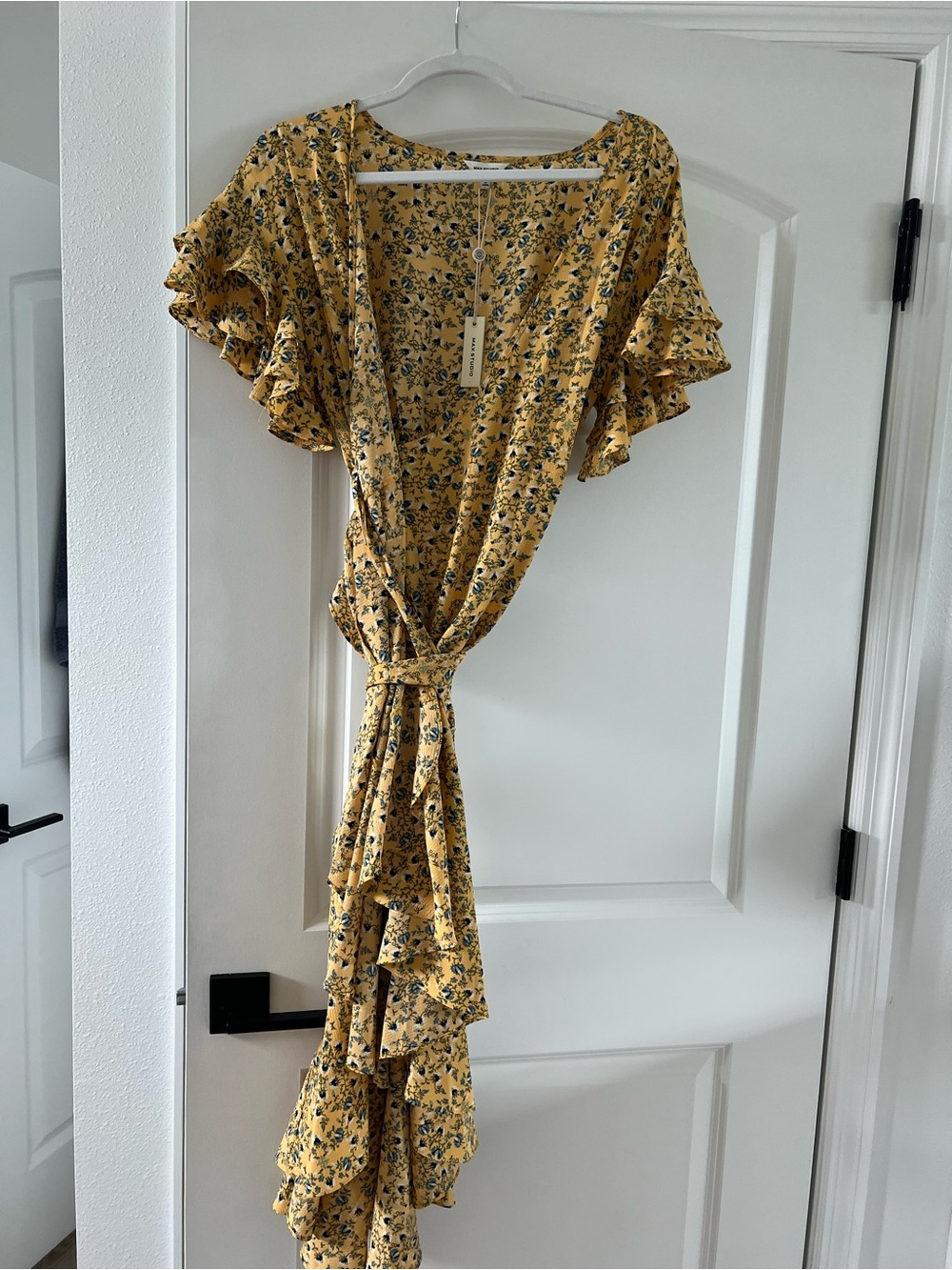 Max Studio Yellow Floral Patterned Top with Blue Accents